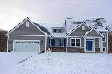 1306 Grayson Dr, Victor, NY 14564