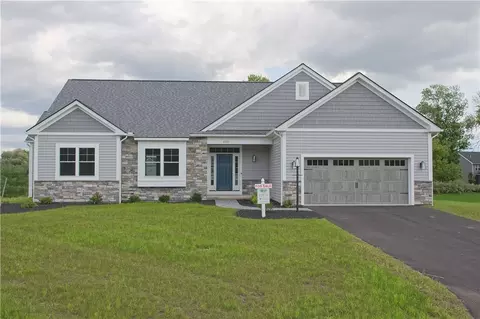 1322 Grayson Dr, Victor, NY 14564