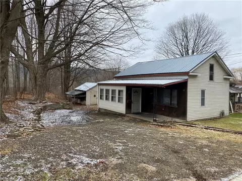 39 N Hornell St, Canisteo, NY 14823