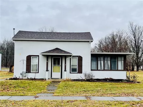 44 Massachusetts St, Nunda, NY 14517