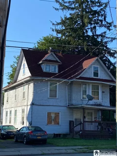 1086 E 2nd St, Jamestown, NY 14701