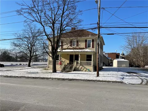 4 Wood St, Canandaigua, NY 14424