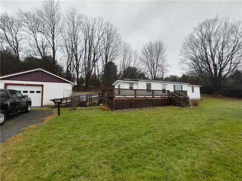 2457 State Route 14 Rd, Lyons, NY 14489