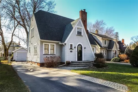 934 Winona Blvd, Irondequoit, NY 14617