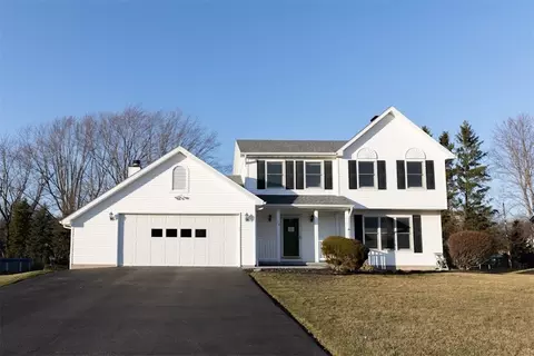 26 Timber Ridge Dr, Ogden, NY 14559