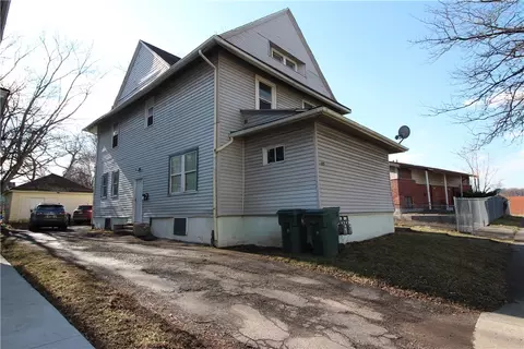 125 Cedarwood Ter, Rochester, NY 14609