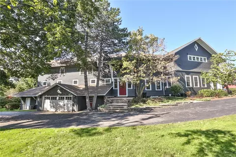 60 Mitchell Rd, Pittsford, NY 14534