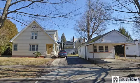 33 Chautauqua Ave, Busti, NY 14750