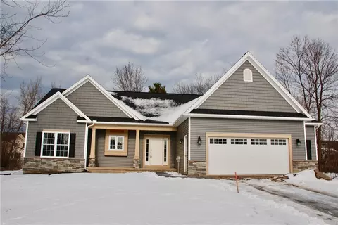 210 Webster Rd, Webster, NY 14580
