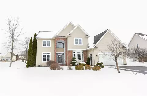 10 Coralburst Cres, Webster, NY 14580