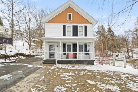 11 Bear St, Lyons, NY 14489 photo 1