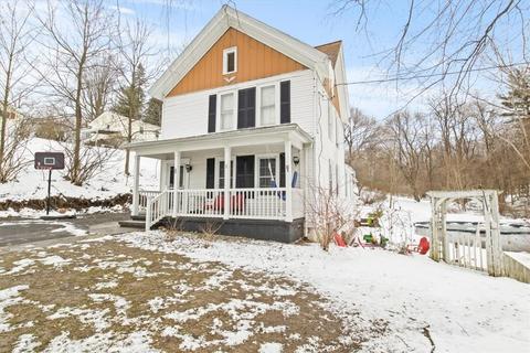 11 Bear St, Lyons, NY 14489 photo 3