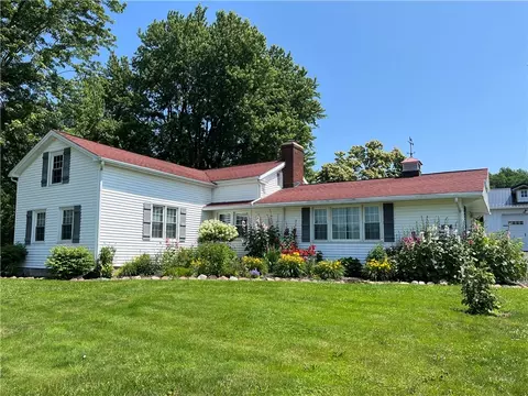 8004 W Port Bay Rd, Huron, NY 14590