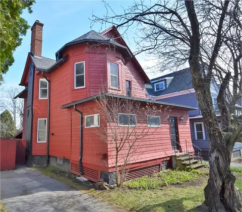 36 Birch Cres, Rochester, NY 14607