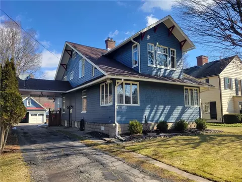 370 N Main St, Wellsville, NY 14895
