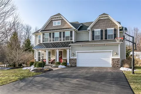 6587 Bradhurst St, Victor, NY 14564