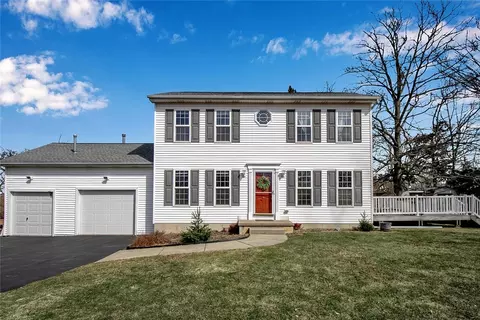 7292 Beechwood Rd, Evans, NY 14047