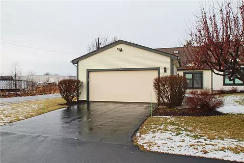 74 Midlakes Dr, Canandaigua, NY 14424