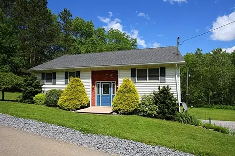 13 North St, Mount Jewett, PA 16740