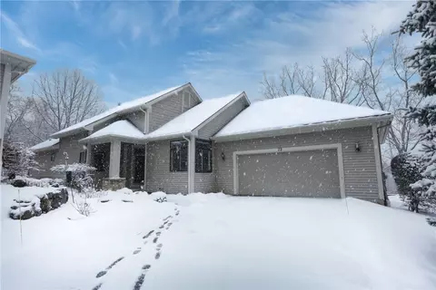 72 Woodcliff Ter, Perinton, NY 14450