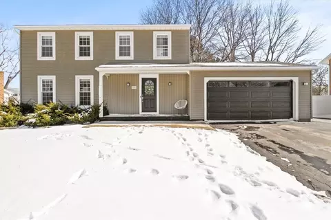 247 Applewood Dr, Greece, NY 14612