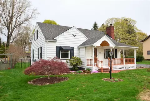 152 Walzford Rd, Irondequoit, NY 14622