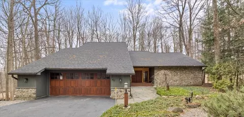 42 Wood Stone Rise, Pittsford, NY 14534