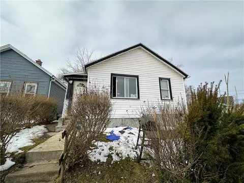 95 Hollister St, Rochester, NY 14605