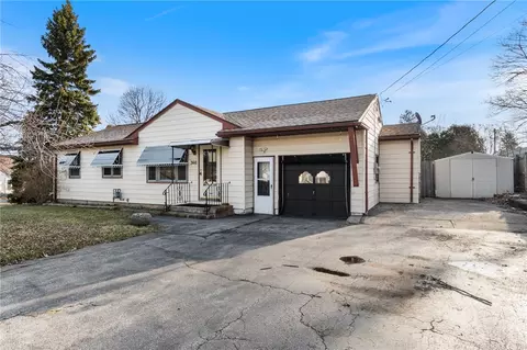 360 Bennett Ave, Irondequoit, NY 14609