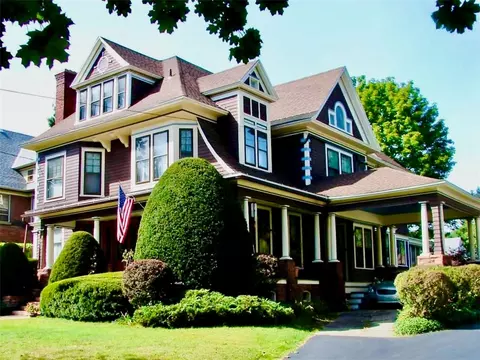 11 Walnut St, Oneonta, NY 13820
