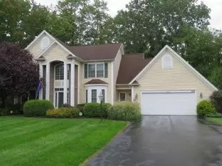 992 La Quinta Dr, Webster, NY 14580