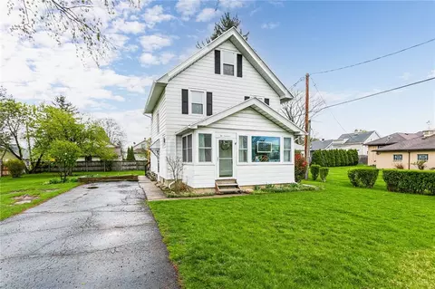 200 Woodside Pl, Irondequoit, NY 14609