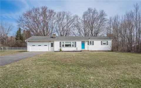 1490 Penfield Center Rd, Penfield, NY 14526
