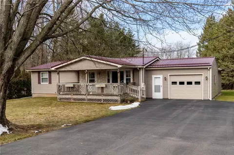 375 Ridley Rd, Arcadia, NY 14513