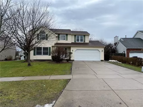 47 Signal Dr, Lancaster, NY 14086