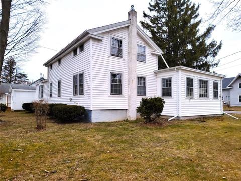 26 Bigelow Ave, Starkey, NY 14837