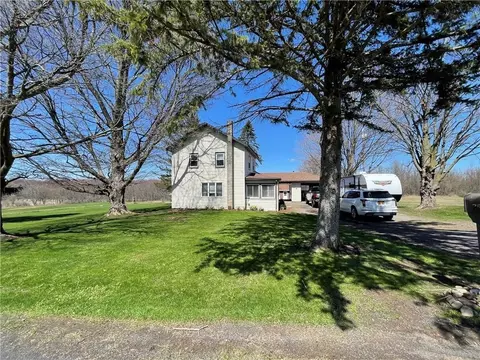 2571 Brick Church Rd, Cato, NY 13166
