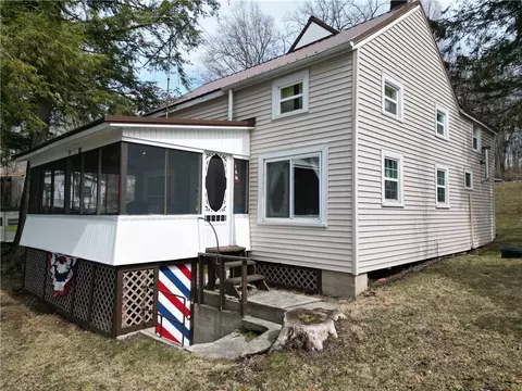 9129 E Shore Rd W, Howard, NY 14809