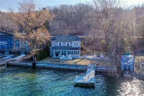 842 E Lake Rd, Barrington, NY 14527