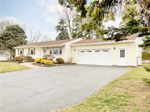 10 Rio Blanco Rd, Gates, NY 14624