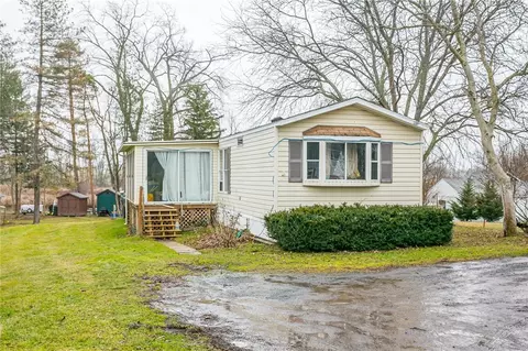 678 Waterloo Geneva Rd, Waterloo, NY 13165