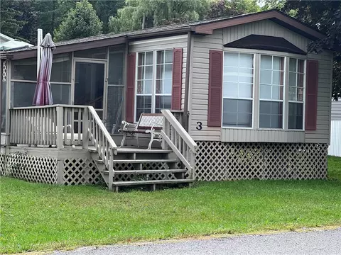 735 E Apt 3 E Lake Rd, Barrington, NY 14527