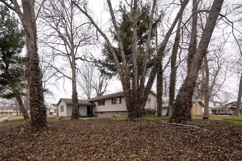 48 Hemlock Woods Ln, Greece, NY 14615