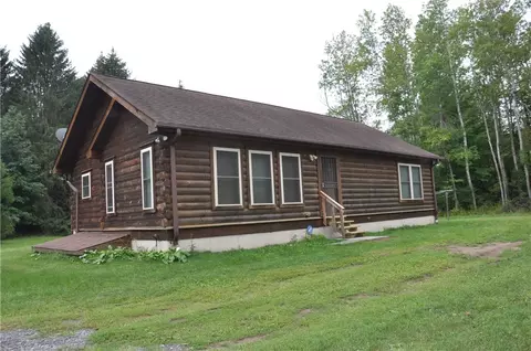 8905 Bradley Rd, Hartland, NY 14067