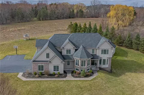 1727 Gloria Dr, Fairport, NY 14450