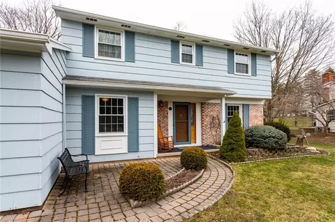 11 Southcross Trl, Perinton, NY 14450
