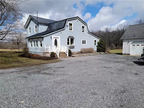 3683 Old Mill Rd, Seneca, NY 14561