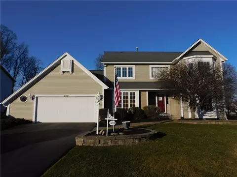 305 Brush Creek Dr, Greece, NY 14612
