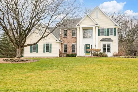 2 Teal Dr, Perinton, NY 14450