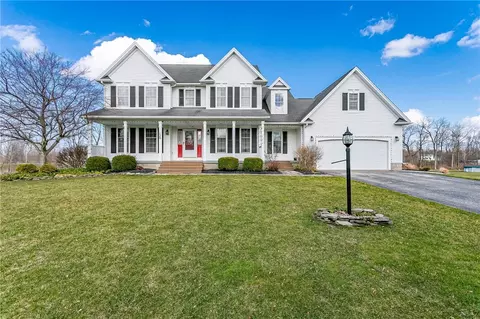 120 Sagewood Dr, Ogden, NY 14559